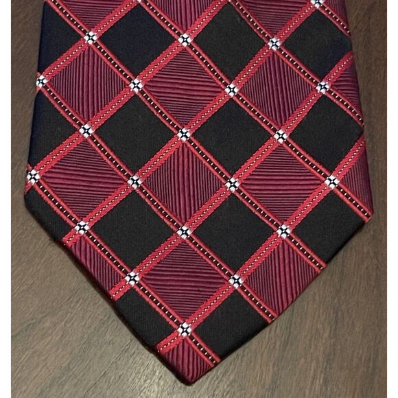 Arrow Red Black 100% Silk Men’s Neck Tie Made In China - Picture 1 of 8